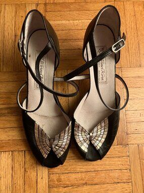 Walter Kern sz 7.5 dance shoe sandal open toe leather snap closure Made In Italy